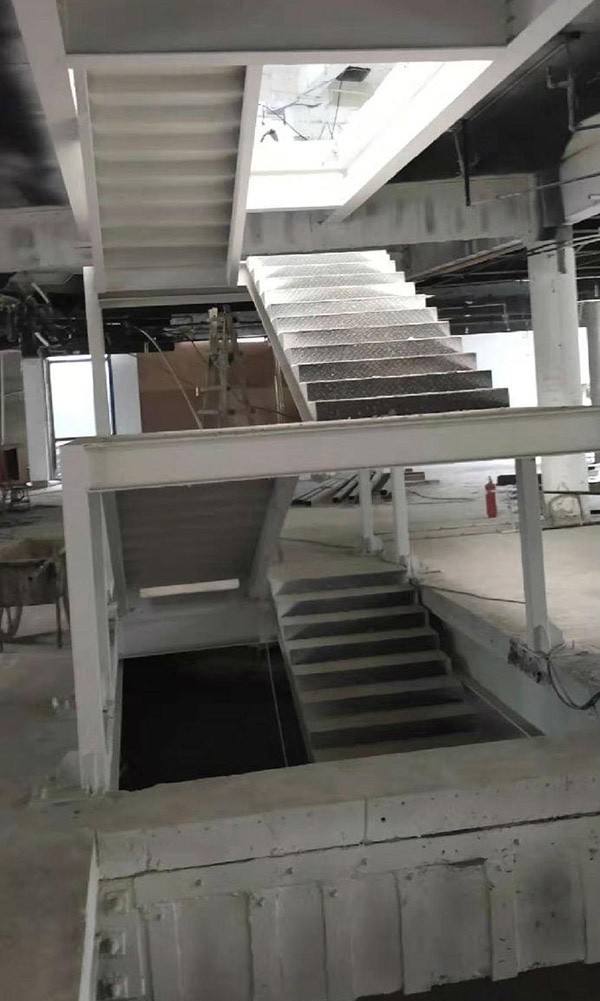 阳区双井艾儿思美国幼稚园结构加固及新增钢结构楼梯工程